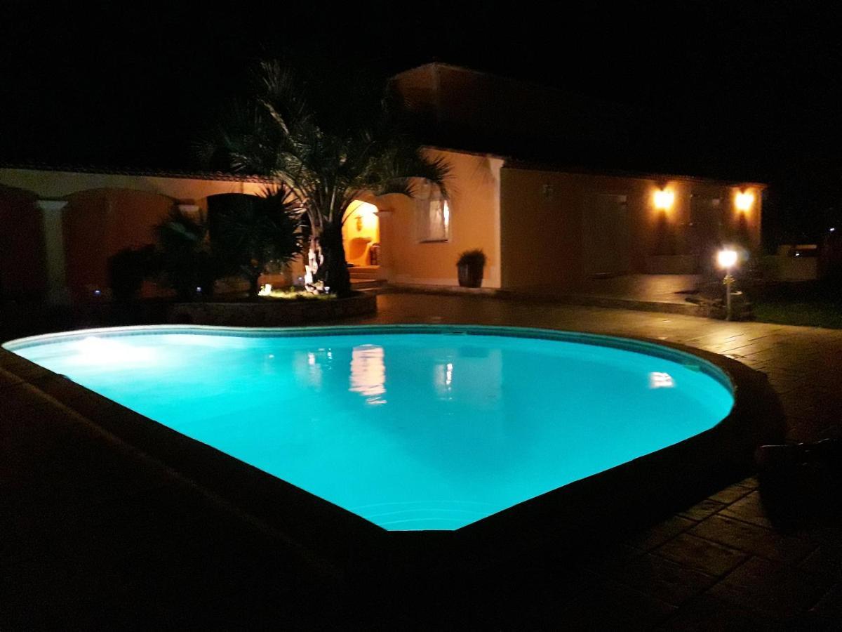 Les Restanques - Chambre D'Hotes Cuges-les-Pins Exteriör bild