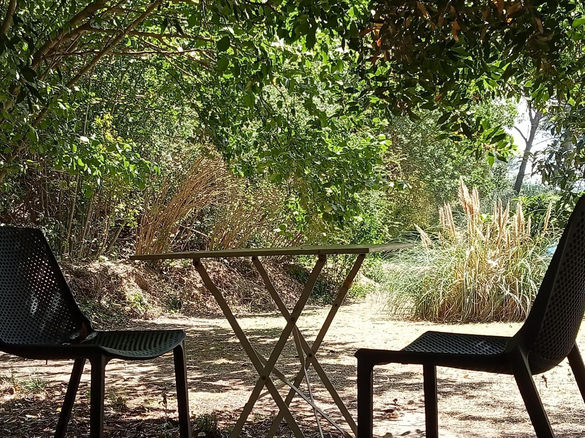 Les Restanques - Chambre D'Hotes Cuges-les-Pins Exteriör bild
