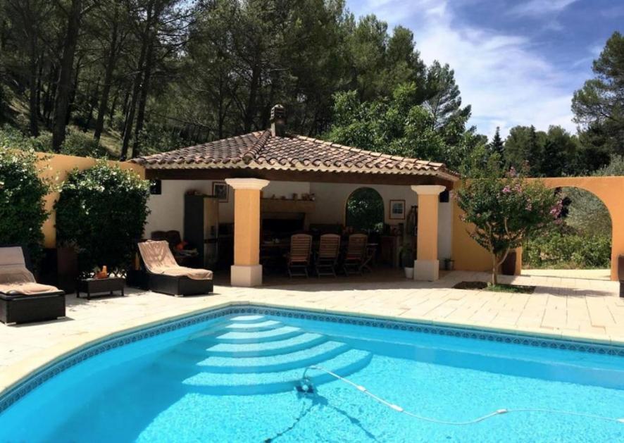 Les Restanques - Chambre D'Hotes Cuges-les-Pins Exteriör bild